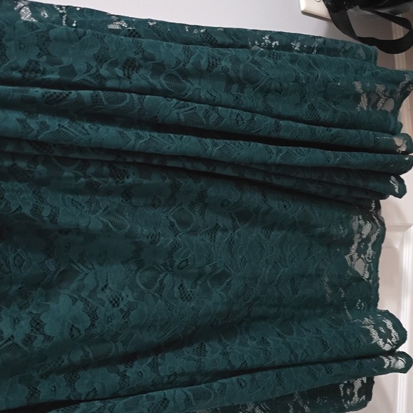 Green formal gown from torrid. Size 26 - Picture 4 of 5